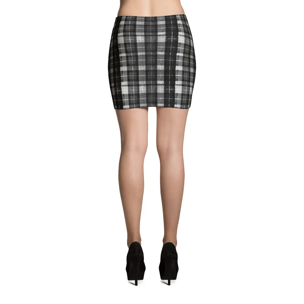 Black White Plaid Mini Skirt, Classic Tartan Preppy Print Women's Skirt - Made in USA/ EU