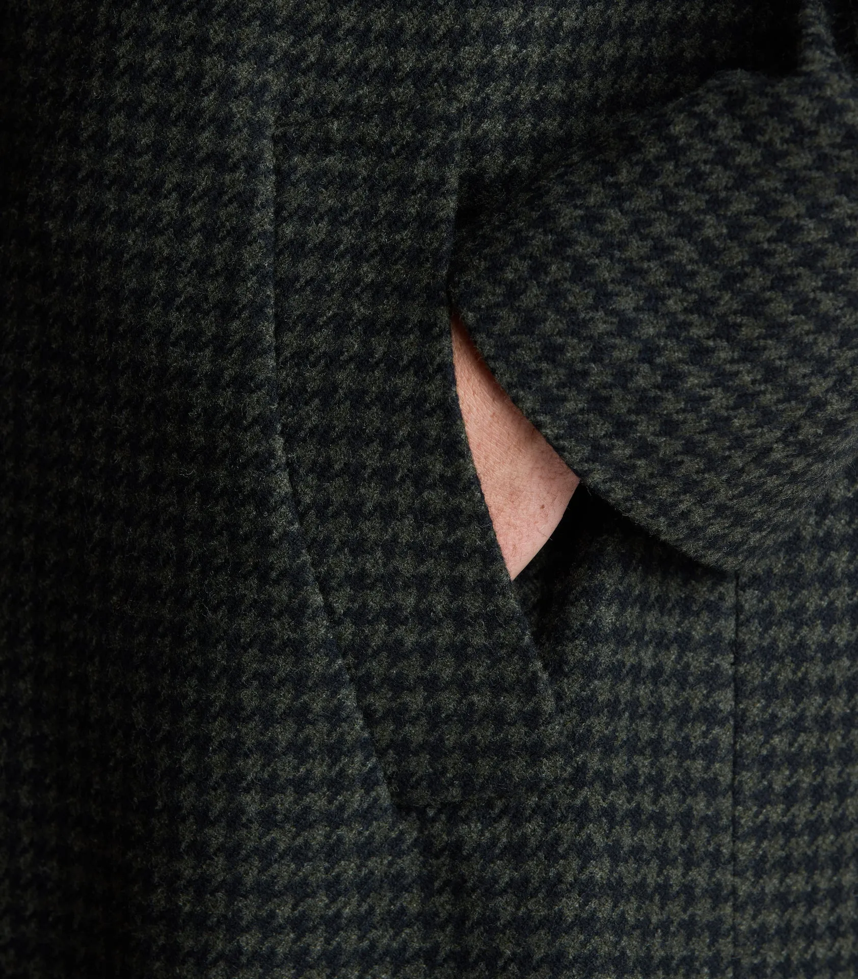 Olive/Midnight Houndstooth Raglan Sleeve Overcoat